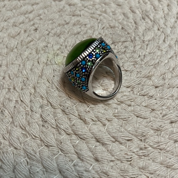 Lia Sophia Green & Silver Rhinestone Statement Ring Size 6 - Picture 3 of 16